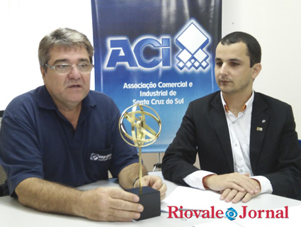 Troféu é uma miniatura do que é entregue na fase de Porto Alegre