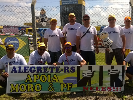 Alegretenses vieram a Santa Cruz ver a corrida e também protestar