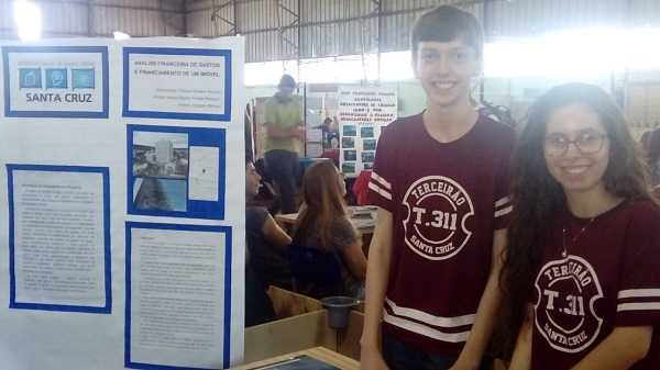 Antônio e Kassia, da EEEM Santa Cruz reforçaram a importância de economizar