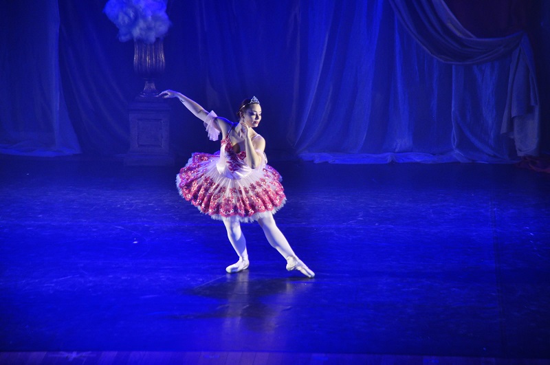 Andrea Boufleur Dreher, de 20 anos, uma das principais bailarinas do espetáculo