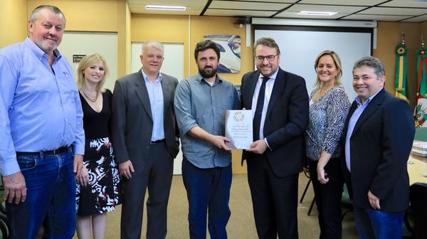 Renovação de convênio ocorreu em Porto Alegre 