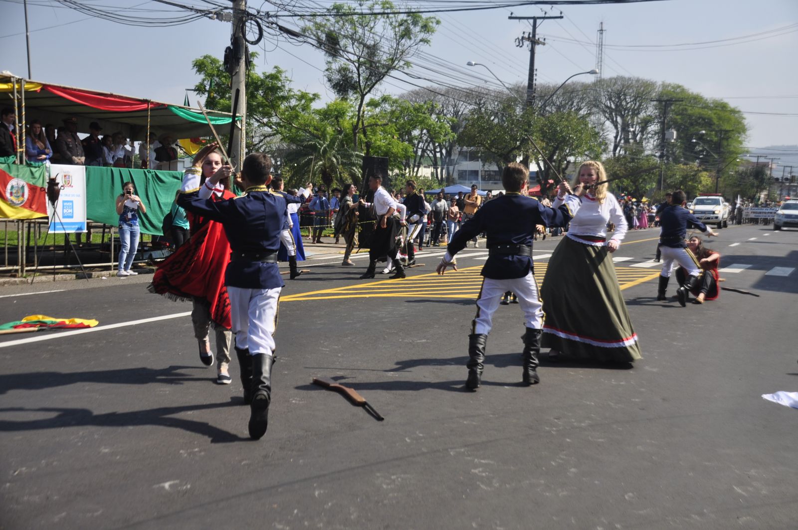 Escola Curupaiti de Vale Verde encenou as batalhas da Revolução Farroupilha