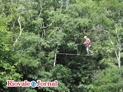 Por R$ 15,00, visitantes podem fazer arvorismo