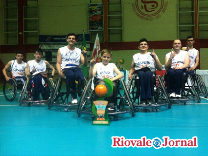 Aspede conquistou seu primeiro troféu no basquete em 2015