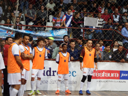Jogadores precisam do apoio da torcida