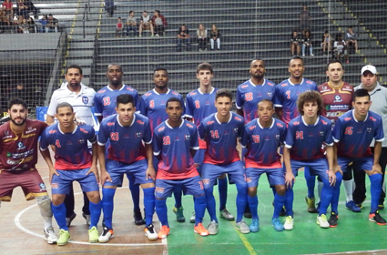 Com muitos erros de arbitragem, Assaf perde a primeira em casa