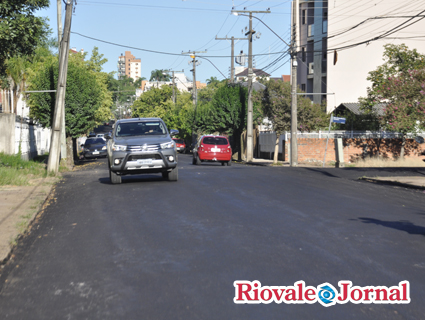 Motoristas já estão utilizando a via que recebeu a primeira camada de asfalto