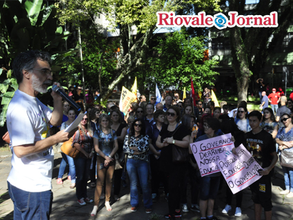 Professor universitário, Caco Baptista, ministrou aula pública sobre a reforma da previdência 