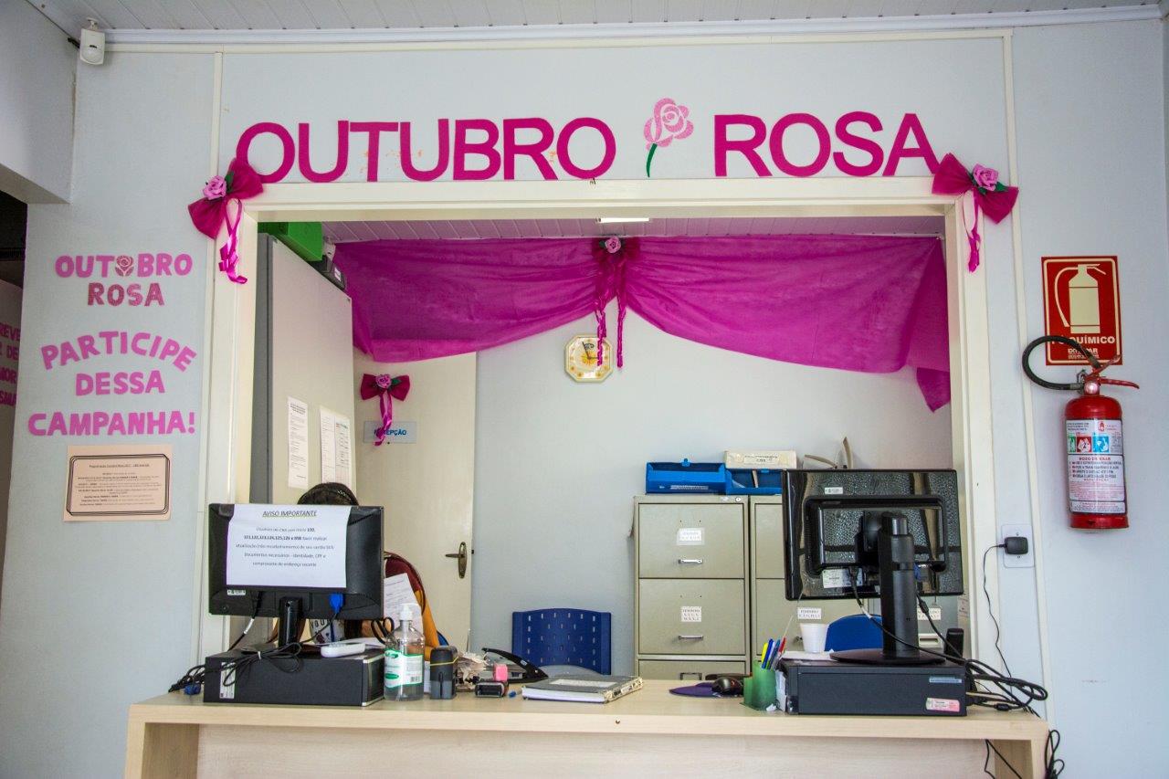 UBS Avenida está decorada especialmente para o mês