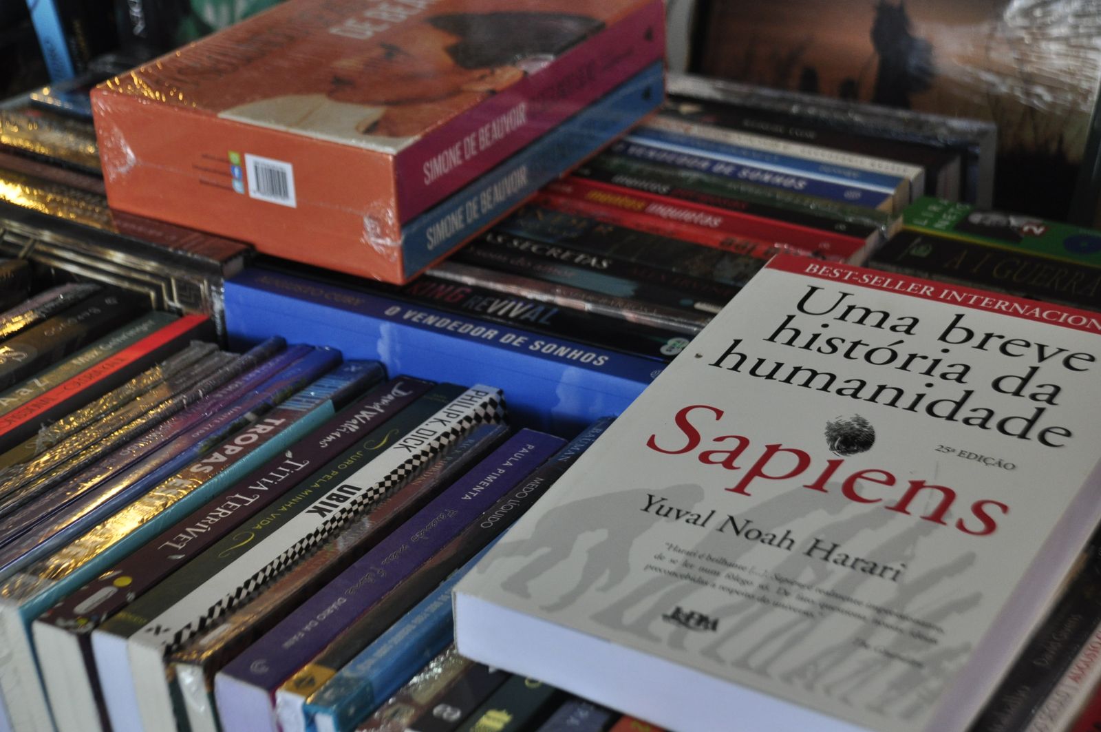 Livreiros já comercializaram mais de 4,5 mil volumes