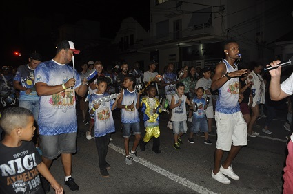 Bateria do projeto Águia Agito enbalou a Descida 