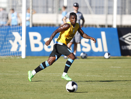 Jogador deverá estrear somente na Libertadores, mas ainda é dúvida