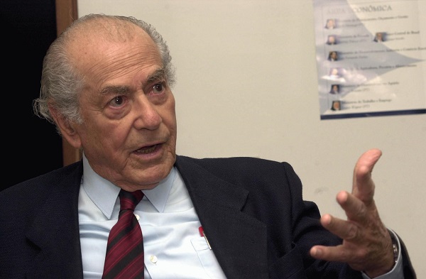 Leonel Brizola foi governador do Rio Grande do Sul e do Rio de Janeiro e faleceu em 2004