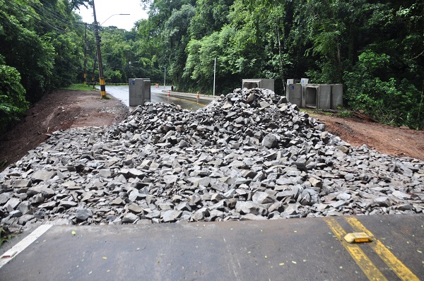 Obras transformam o cenário no Acesso Grasel