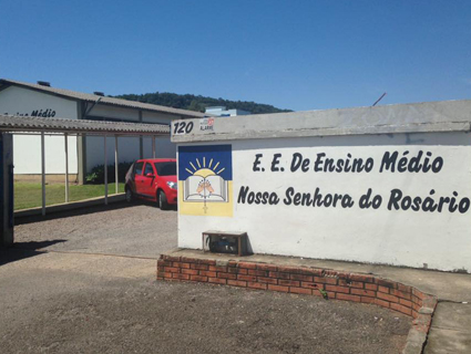 Situação ocorreu devido à extinção das turmas para surdos. Segundo 