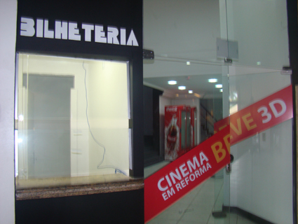 Dentro do espaço, últimos ajustes são feitos para a inauguração que acontece na próxima quinta-feira