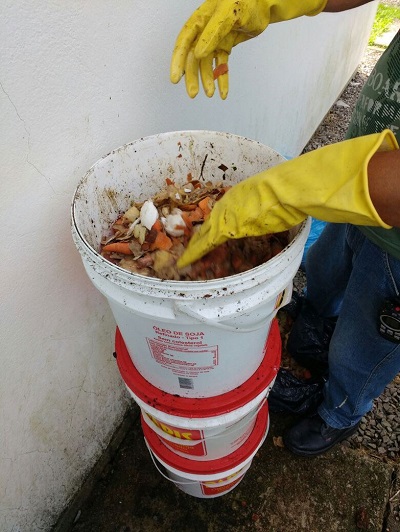 Composteiras de balde são fáceis de manter e ocupam pouco espaço podendo ser utilizadas em apartamentos