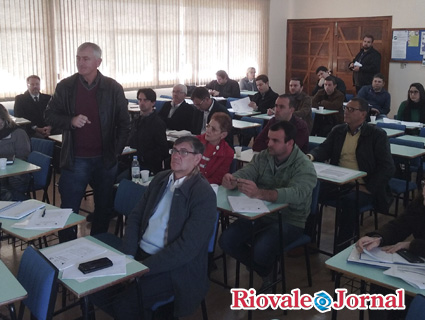 Heitor Álvaro Petry apresentou a comissão regional da consulta popular