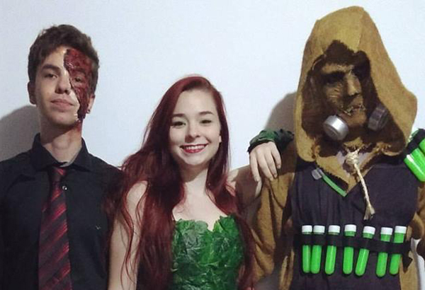 Duas-Caras (William Azeredo Guterres), Hera Venenosa (Andrea Boufleur Dreher) e Espantalho (Natã Drescher): vilões excêntricos do universo do Batman na festa da Level Lounge Club