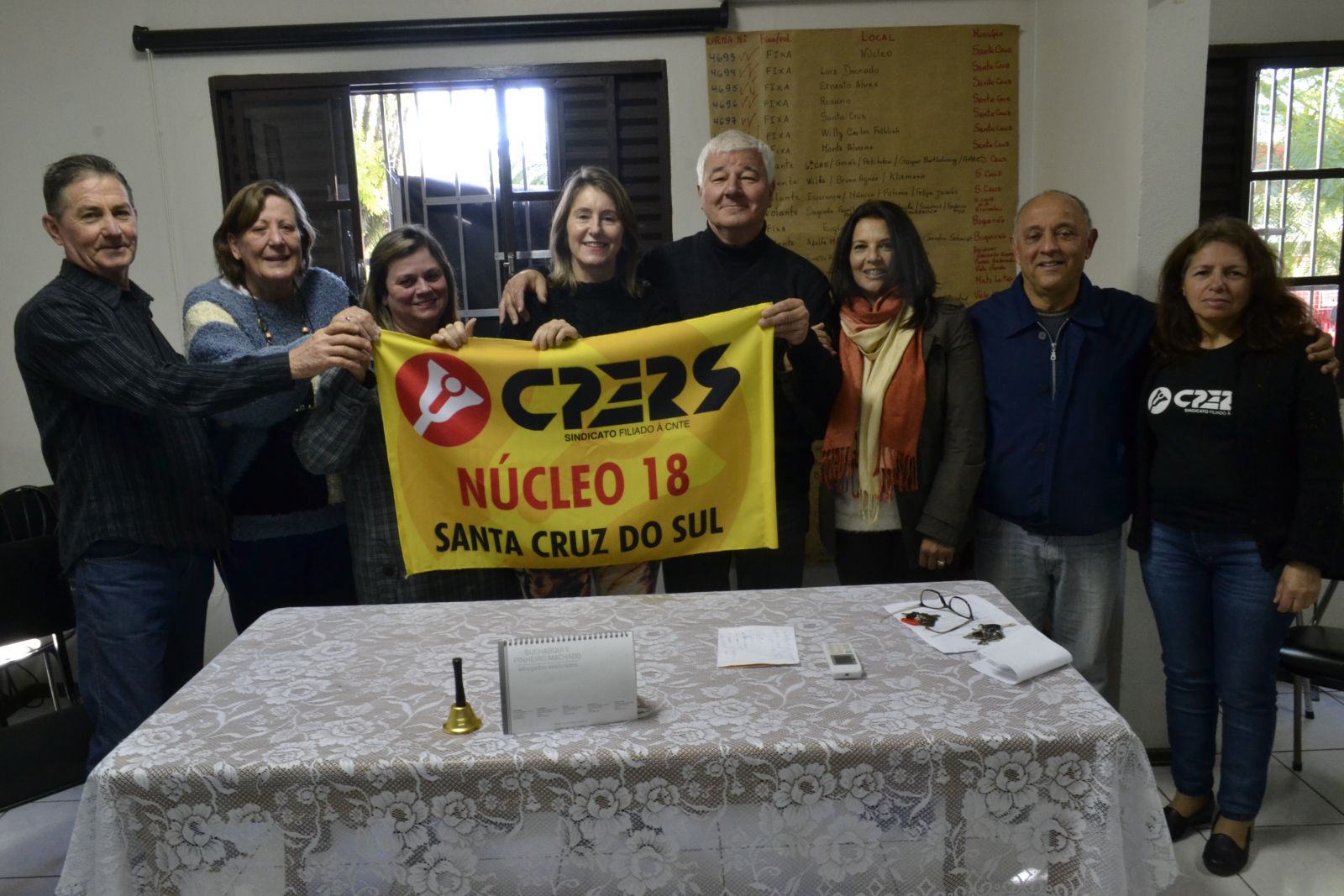 Cira Kaufmann e integrantes da chapa empossada