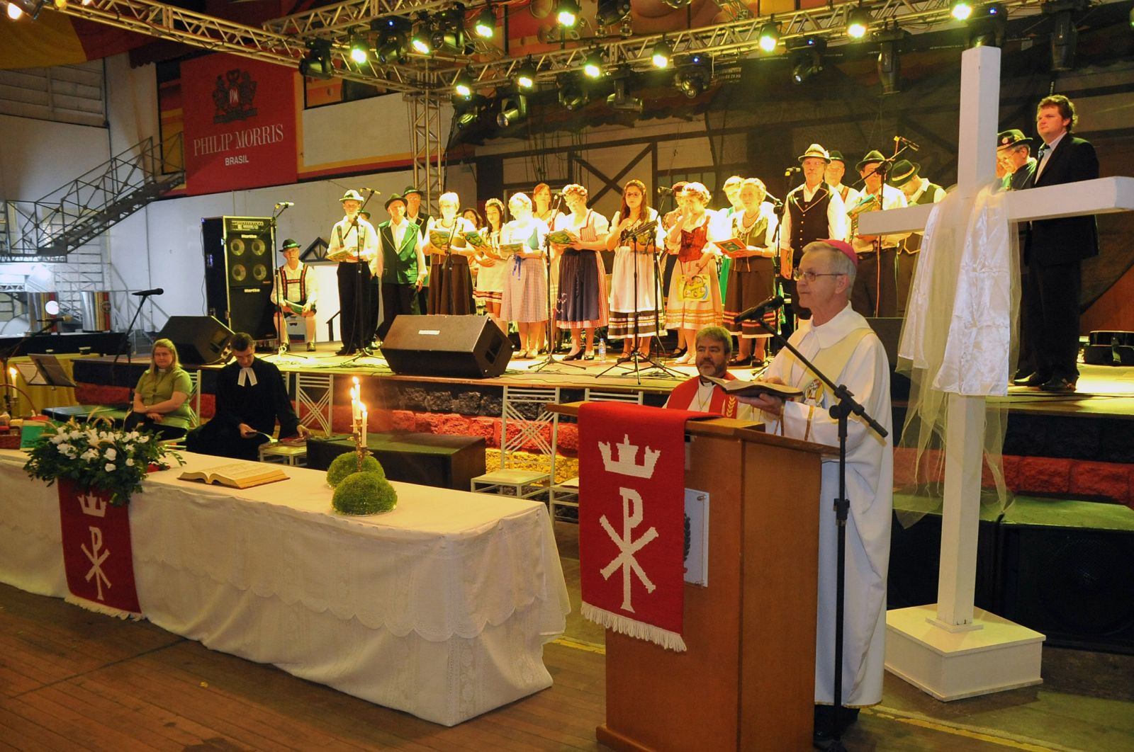 Culto ecumênico e apresentações de danças folclóricas ocorre nesta quinta-feira