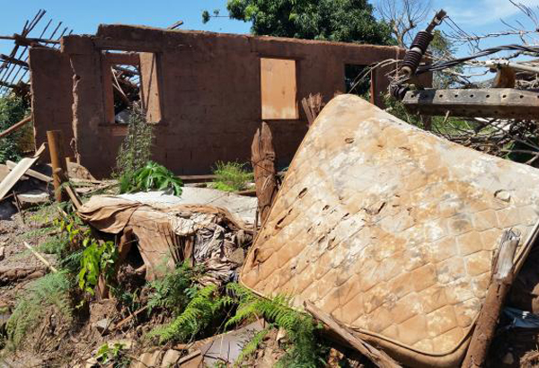 Moradores perderam suas casas com o rompimento da barragem do Fundão