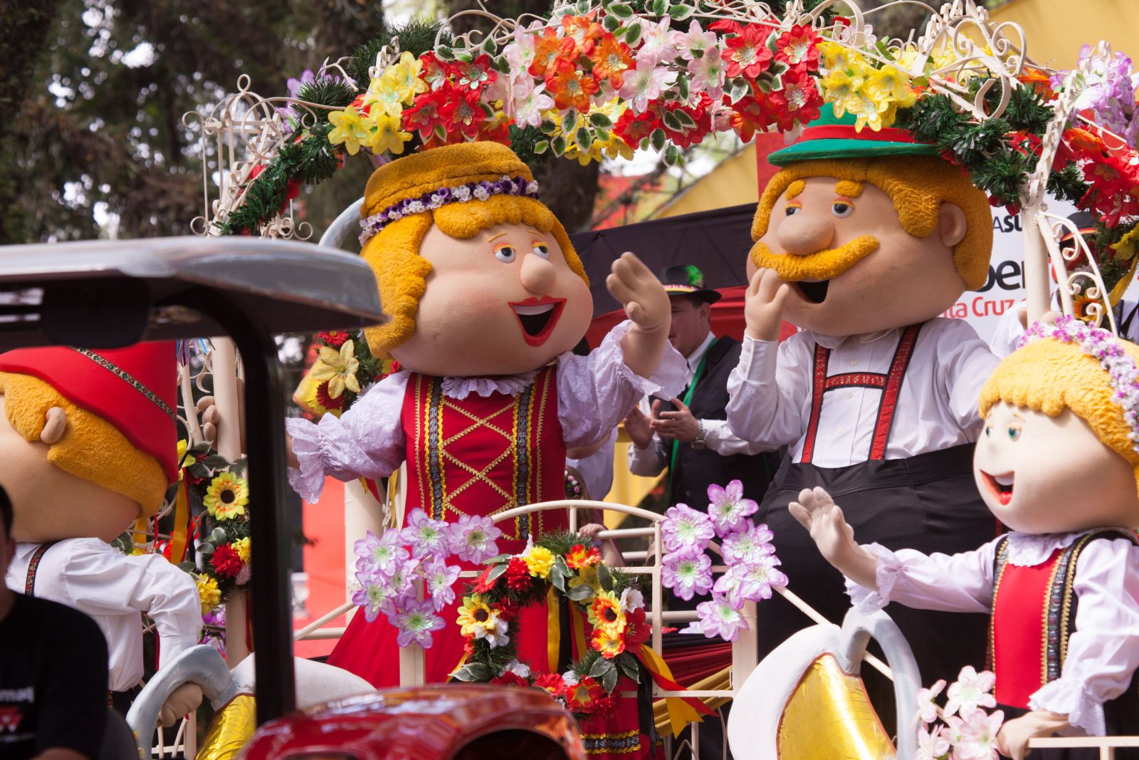 Último desfile acontece a partir das 10h30 desse domingo, na Rua Marechal Floriano