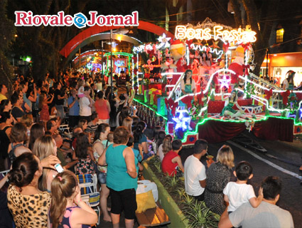 Primeiro desfile ocorreu no sábado