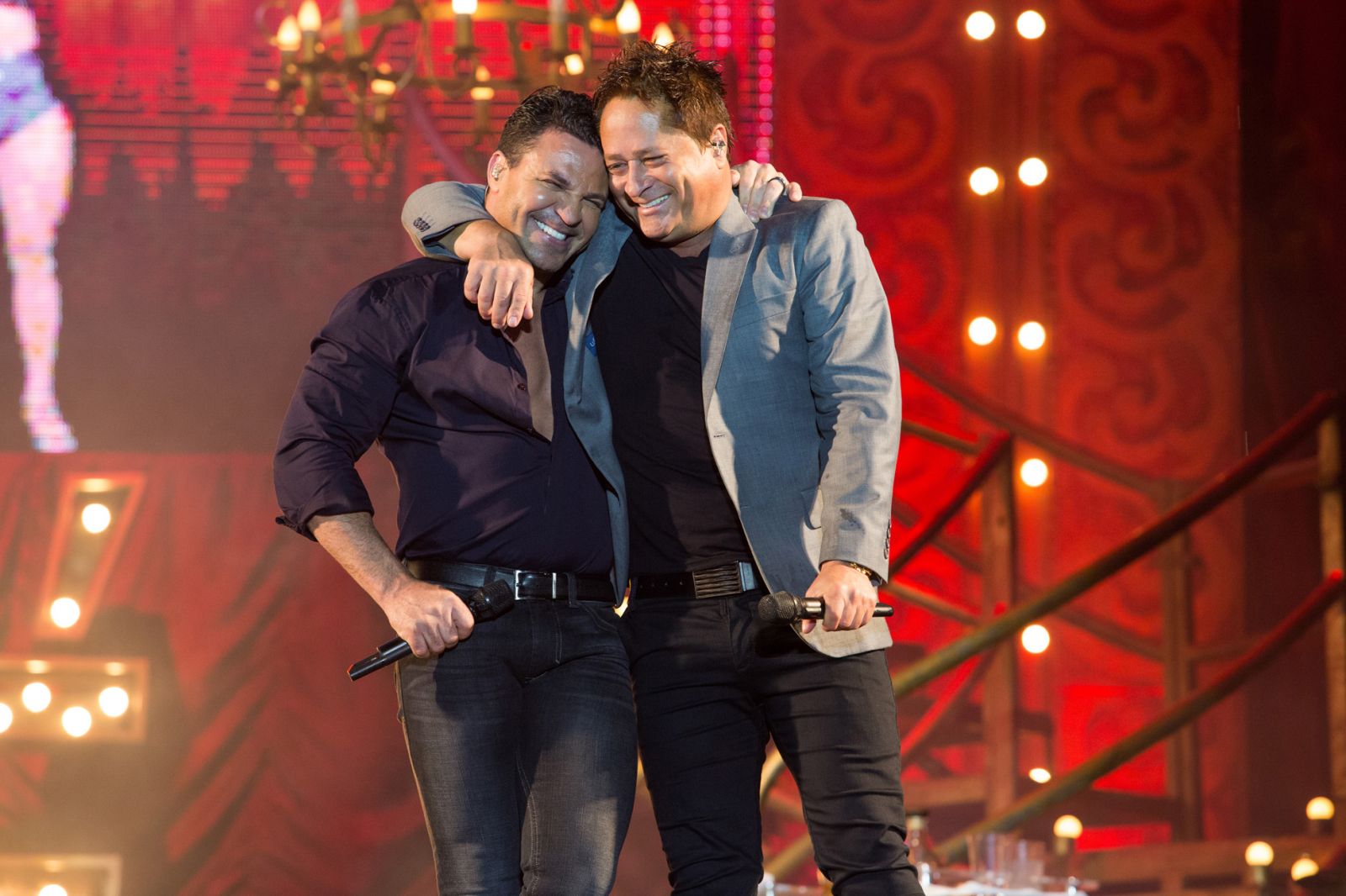  O Cabaré Night Club apresenta os clássicos que fizeram sucessos nas décadas de 80 e 90 