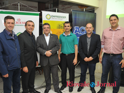 Tonet e Vitt (Microempa), Sabbi e Rubinger (ACI), Bressan (Empreender) e o vereador eleito Mathias