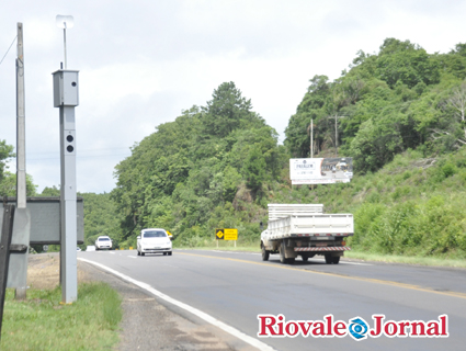 Equipamento encontra irregularidades de veículos