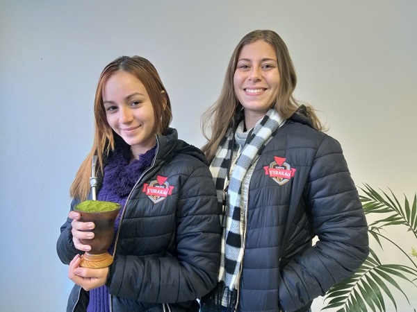 Thalita Ramalho e Ruth Calleia estudantes da Faculdade Adventista da Bahia