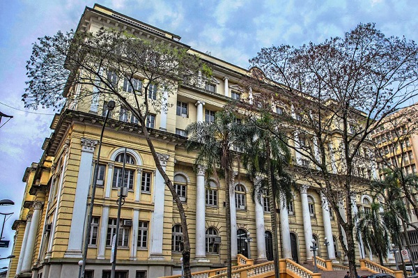 Pagamento integral para quem ganha até R$ 1.200 líquidos contempla 18% do funcionalismo do Poder Executivo 