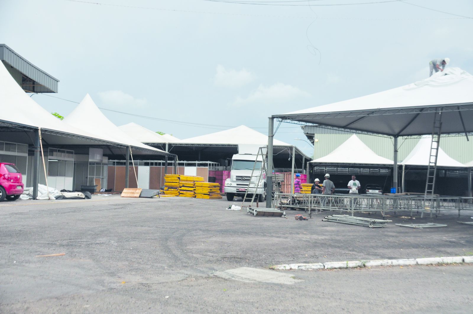 Estrutura da Feirasul já pode ser vista