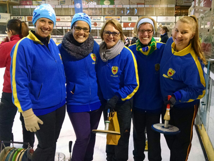 Grupo que ficou em 9º colocado no individual por equipe feminina