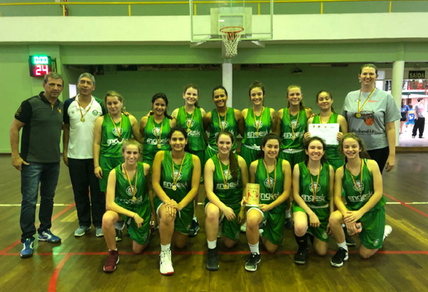 Time sub-15 é campeão da Copa FGB