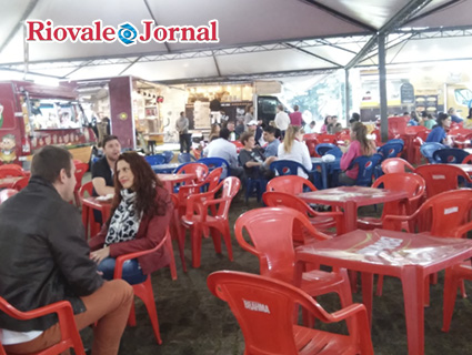 Food Trucks são a atração da praça de alimentação