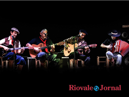 Mauro Moraes se apresenta junto de músicos em trabalho inédito