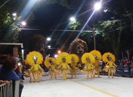 Imperatriz do Sol - Comissão de frente encantou com as cores vibrantes seguida pelos leões