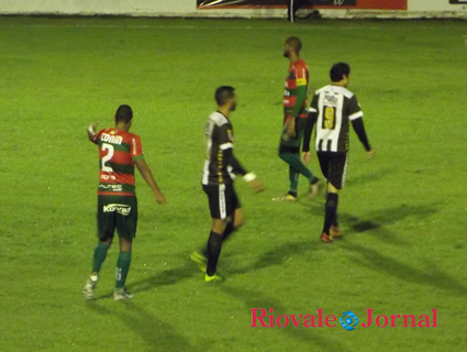 Santa Cruz perdeu neste domingo e não conseguiu evitar a ida para os jogos extras