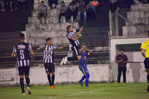 Após vitória, Santa Cruz volta a jogar nesta sexta-feira nos Plátanos