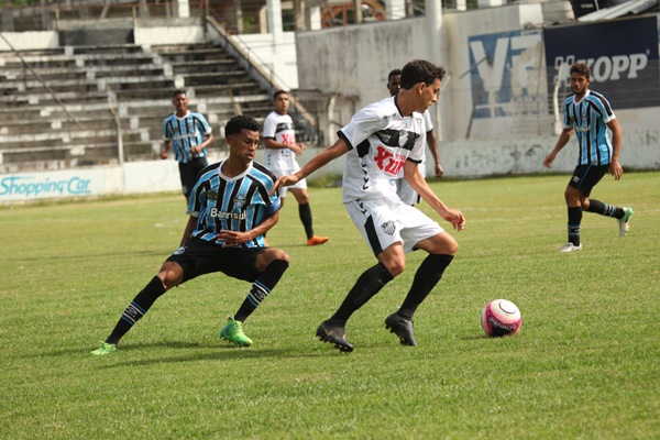 Santa Cruz jogou boa partida contra o sub-20 do Grêmio nos Plátanos