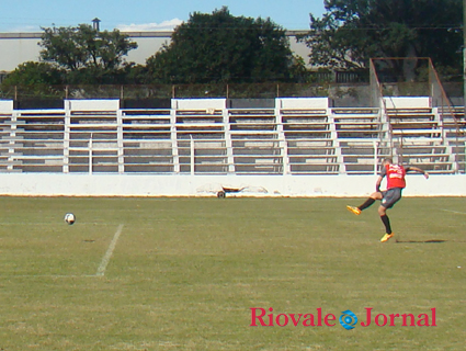 FC Santa Cruz define a permanência na Divisão de Acesso: decisão por pênaltis é uma possibilidade na partida deste sábado