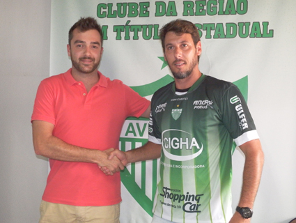 Guilherme Eich e o zagueiro Luis Henrique