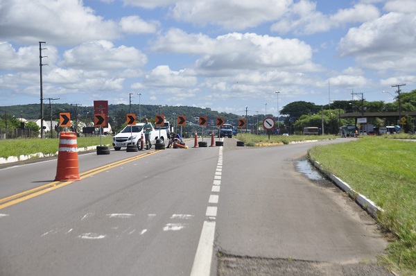 Obra junto ao trevo teve início na manhã de ontem