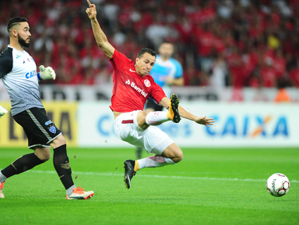 Leandro Damião voou baixo: centroavante fez dois gols contra o Paysandu e ainda colaborou na marcação sobre a defesa adversária