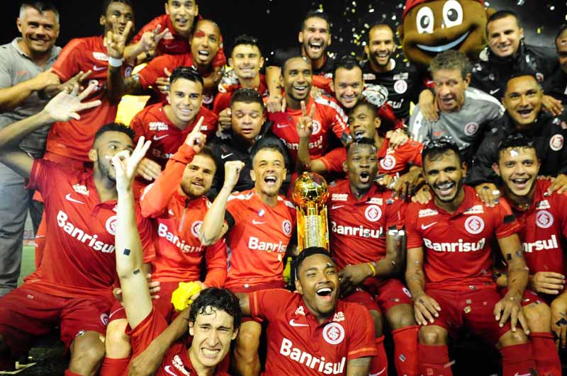 Inter fez 3x2 nos pênaltis e levantou a taça da Recopa na despedida de D'Alessandro