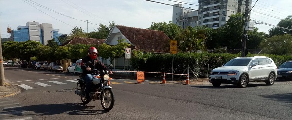 Ruas ficaram parcialmente bloqueadas