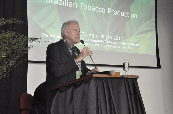 Abertura do evento foi feita pelo presidente do Sinditabaco, Iro Schünke