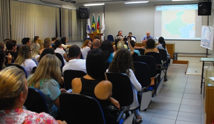 Alunos do curso de Turismo da Unisc prestigiaram a palestra dos empreendedores italianos